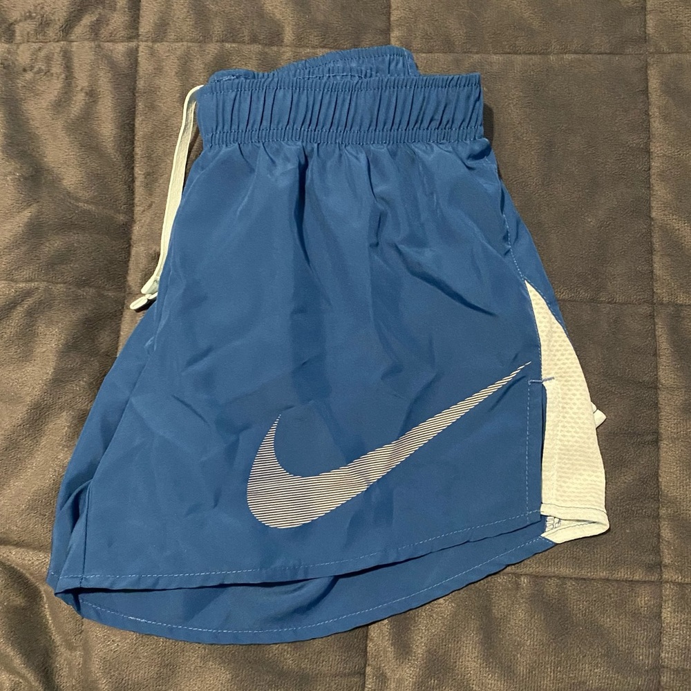Womens Nike shorts. XS. NEW, NEVER WORN.